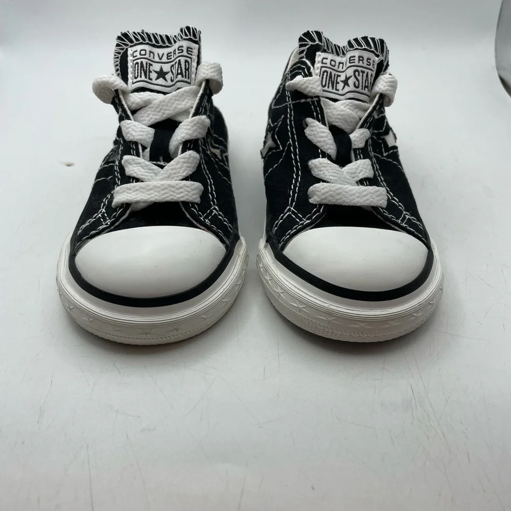Converse One Star infant Black Star Sneakers size 7